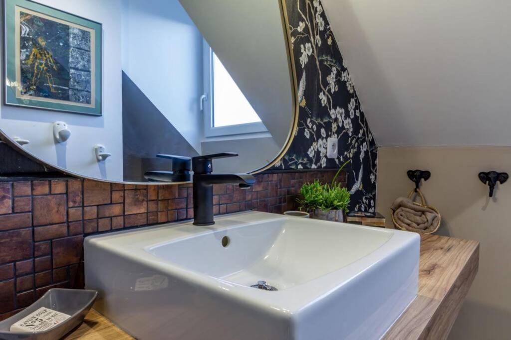 Un Nid En Ville-a Nest In Town -amiens-classé 3 étoiles Appartement